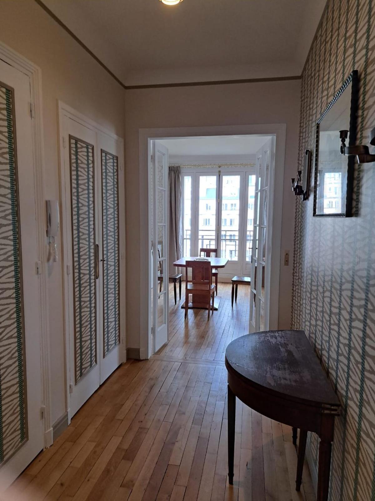 Bright & Elegant With View Over Invalides, Near St Germain Des Pres Apartment